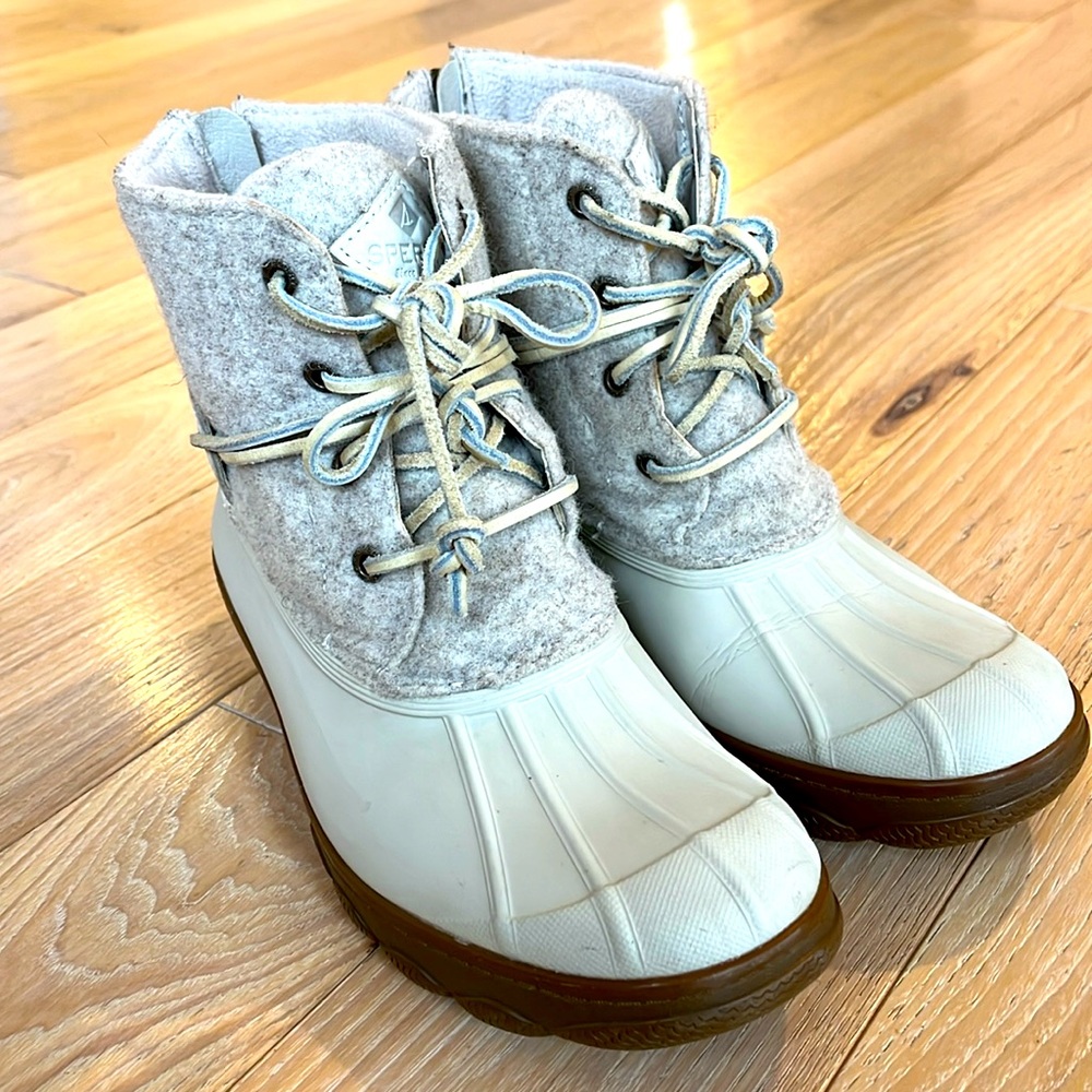 Women’s Sperry boots